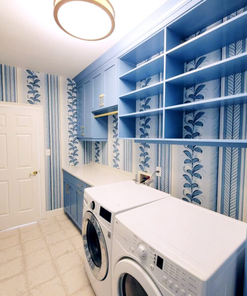 custom-laundry-room-with-overhead-cabinets